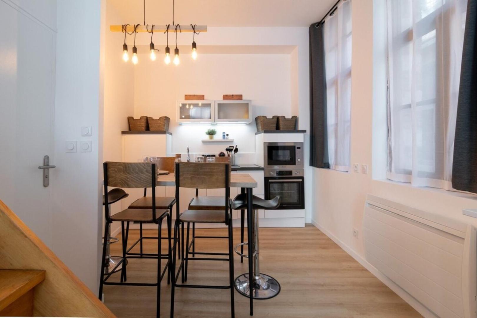 Апартаменты Unique 3 Bed House In Old Lille! Экстерьер фото